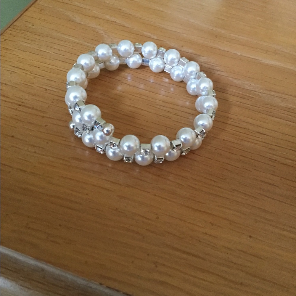 Pearl bracelet